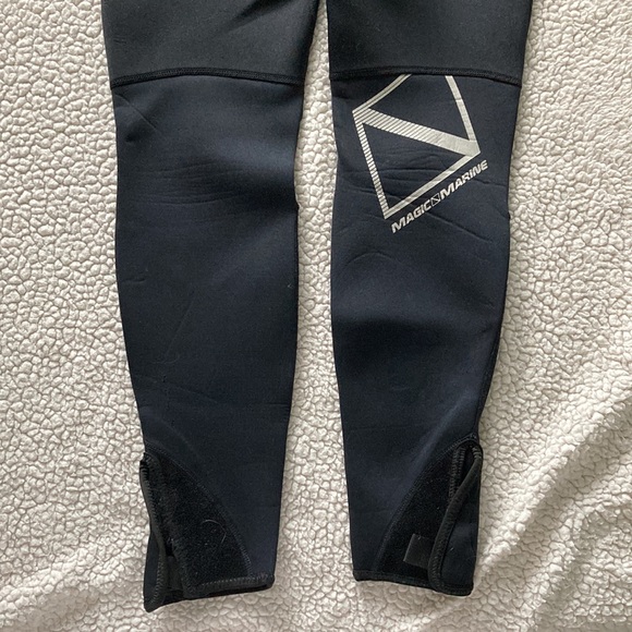 Magic Marine 6mm Wetsuit in black. Youth size XL, adult size small/medium - Picture 4 of 9